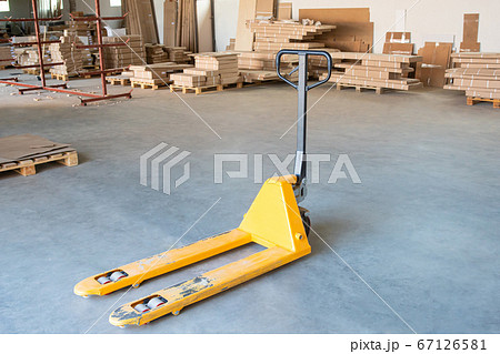 Warehouse crates, hydraulic, hand pallet truck, forklift truck, forklift Warehouse crates, hydraulic, hand pallet truck, forklift truck, forklift 67126581