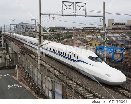 新幹線N700S J2編成 本町跨線橋にて 新幹線N700S J2編成 本町跨線橋にて 67136091