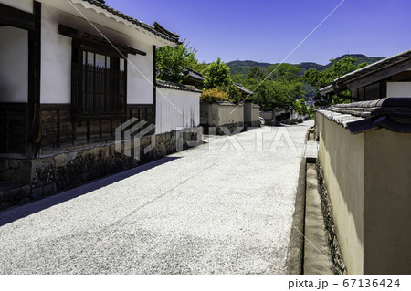 石火矢町ふるさと村 武家屋敷の街並み 岡山県高梁市 石火矢町ふるさと村 武家屋敷の街並み 岡山県高梁市 67136424