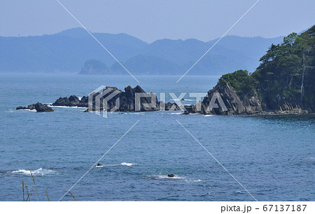 三陸復興国立公園　みちのく潮風トレイル　南三陸町小指の岩礁 67137187