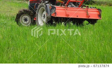 田んぼの準備風景 67137874
