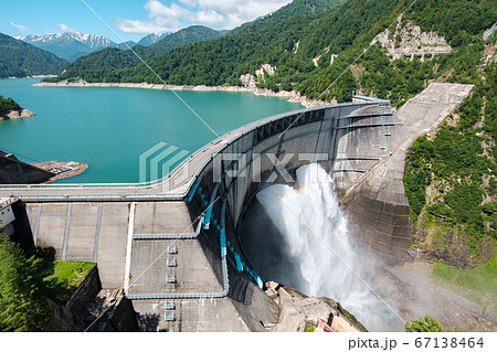初夏の黒部ダム 67138464