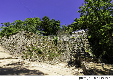 備中松山城 大手門と石垣 岡山県高梁市 備中松山城 大手門と石垣 岡山県高梁市 67139197