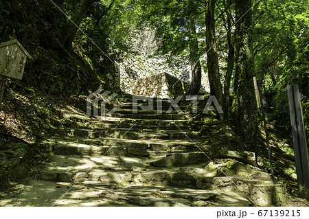 備中松山城　大手門への石段　岡山県高梁市 67139215