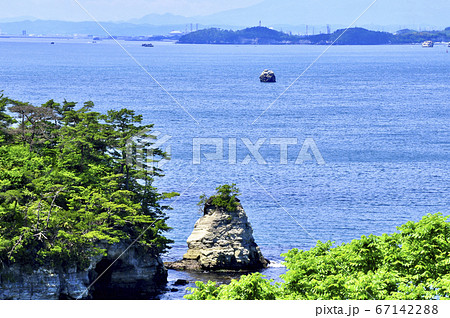 奥松島　稲ヶ崎公園から西方の塩釜を望む 67142288