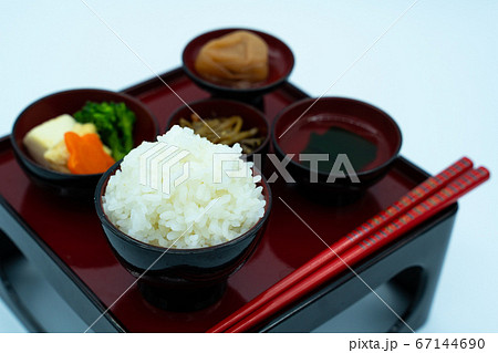 仏様にお供えするための御霊具膳 67144690