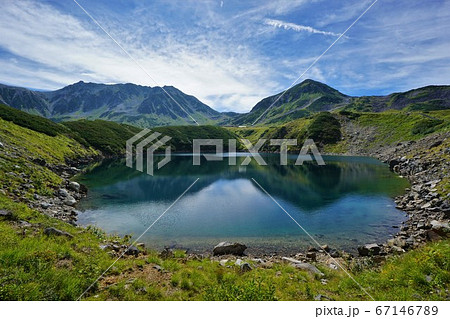 ミドリガ池に反射する立山と浄土山 67146789