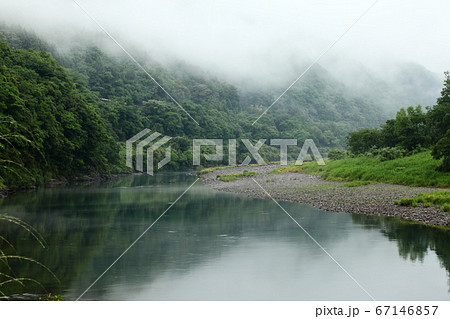 第一三島沈下橋から見た四万十川 第一三島沈下橋から見た四万十川 67146857