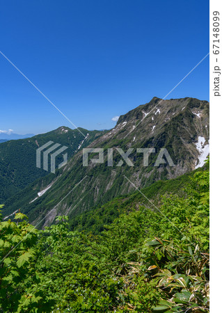 天神尾根から見た小出俣山と爼嵓(まないたぐら) 天神尾根から見た小出俣山と爼嵓(まないたぐら) 67148099