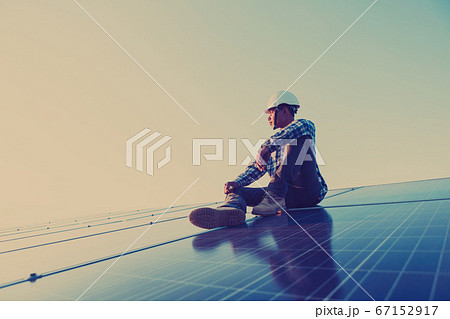 labor working on solar rooftop, Engineering of labor working on solar rooftop, Engineering of 67152917