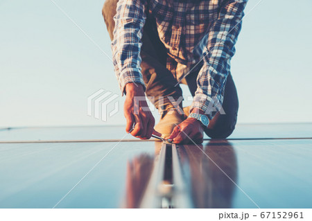labor working on solar rooftop, Engineering of labor working on solar rooftop, Engineering of 67152961