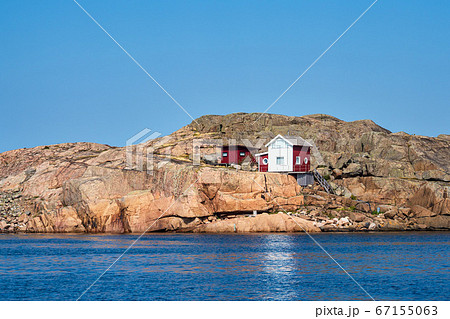 Building in the archipelago near Fjaellbacka in 67155063