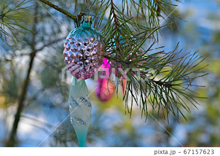 Christmas 2021. Christmas-tree toys bump and icicle. 67157623