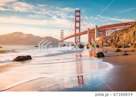 Golden Gate Bridge at sunset, San Francisco, USA 67160654