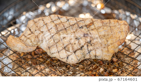 フライパンで作る、豚肉の燻製 フライパンで作る、豚肉の燻製 67164601