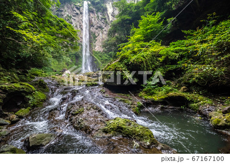 東椎屋の滝　大分県宇佐市 67167100