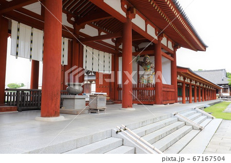 梅雨の晴れ間の薬師寺 67167504