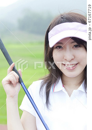 女性ゴルファー 67167719