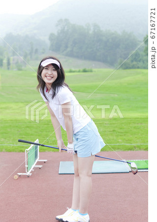 女性ゴルファー 女性ゴルファー 67167721