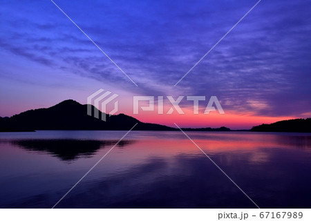 久美浜湾の朝焼け 久美浜湾の朝焼け 67167989