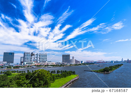 《東京都》お台場の街並み・青い空白い雲 《東京都》お台場の街並み・青い空白い雲 67168587