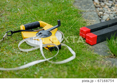 土地の境界　杭　測量　イメージ 67168754