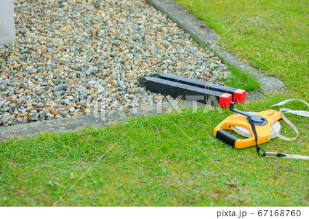 土地の境界　杭　測量　イメージ 67168760