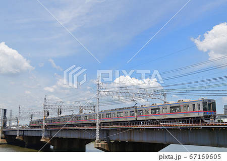 中川橋梁を渡る3500形京成電車 中川橋梁を渡る3500形京成電車 67169605