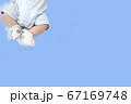 ブルー きれい 笑顔 67169748