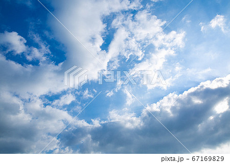 雨上がりの初夏の空 雨上がりの初夏の空 67169829