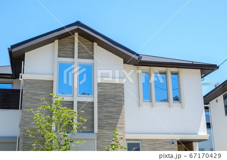 青空とモデルハウス　住宅イメージ　新興住宅地 67170429