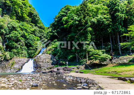 新緑の大樽の滝 河川公園やすらぎの里 【長崎県東彼杵郡】 新緑の大樽の滝 河川公園やすらぎの里 【長崎県東彼杵郡】 67172861