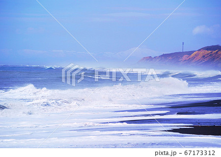 襟裳岬と太平洋の荒波 67173312