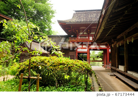 吉野水分神社(境内から楼門を望む) 吉野水分神社(境内から楼門を望む) 67173444