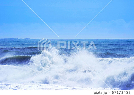 太平洋の荒波 67173452