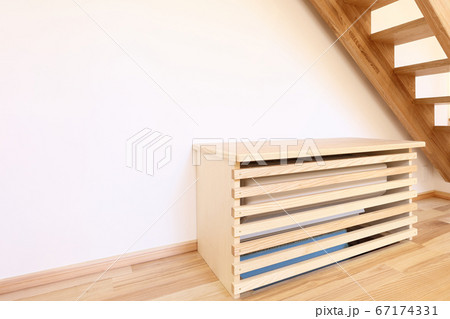 LDKの階段下のエアコン 67174331