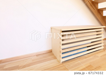 LDKの階段下のエアコン 67174332