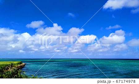 エメラルドグリーンの海 67174978