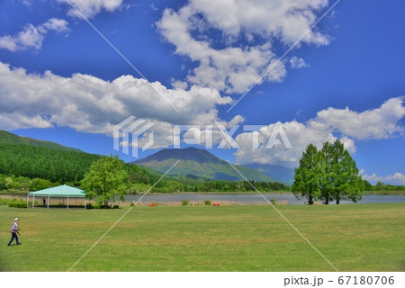 爽やかな初夏の霊仙湖芝広場 爽やかな初夏の霊仙湖芝広場 67180706