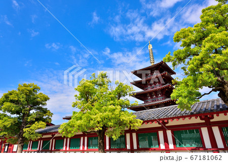 大阪　四天王寺の五重塔 67181062
