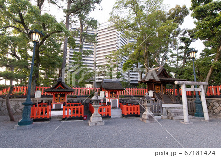 伏見稲荷大社 熊野社・藤尾社 -全国に約3万社ある稲荷神社の総本宮- 67181424