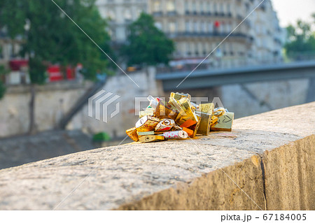 Several Padlocks on the Parapet of the Seine Promenade 67184005