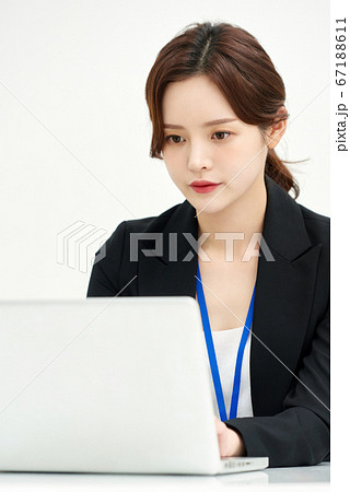 ビジネス 女性 女 67188611