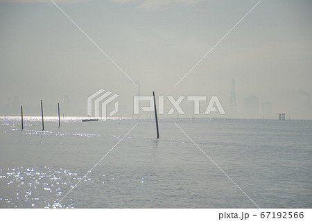 海に刺さる柱 海に刺さる柱 67192566