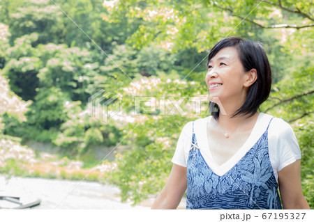 初夏の御岳渓谷を楽しむ旅女子 渓流を楽しむ 森ガール 苔を楽しむ 苔ガール 初夏の御岳渓谷を楽しむ旅女子 渓流を楽しむ 森ガール 苔を楽しむ 苔ガール 67195327