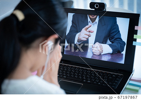 リモートワーク　リモハラ　パワハラ 67197867