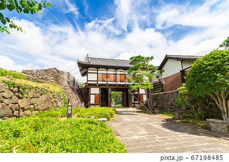 長野県 小諸城址の大手門 67198485