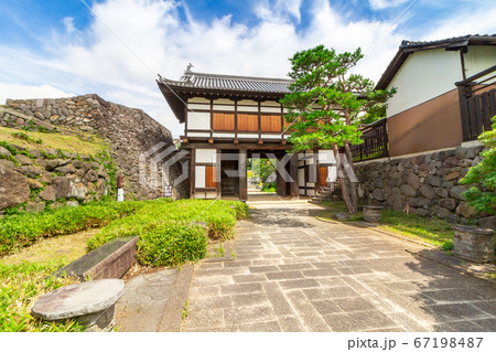 長野県 小諸城址の大手門 67198487