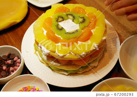 手作りのフルーツパンケーキ 手作りのフルーツパンケーキ 67200293
