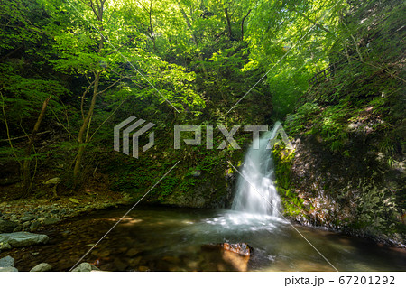 栃木県　那須塩原市の風挙の滝 67201292
